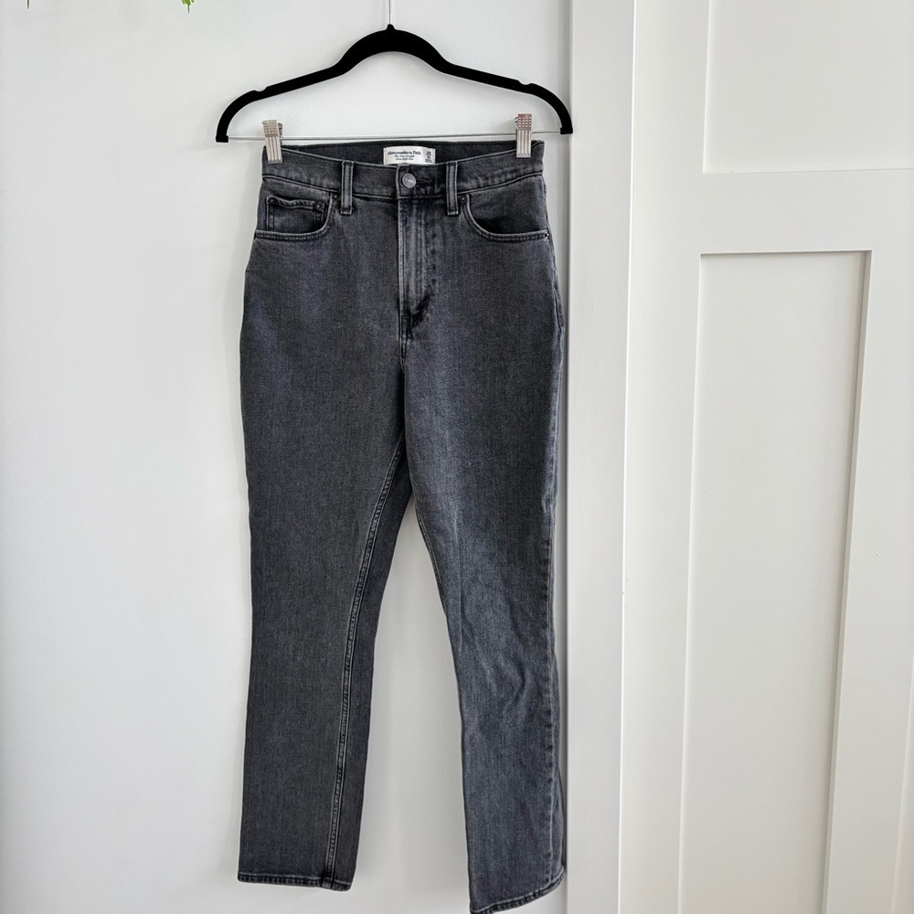 Abercrombie & Fitch  Curve Love The Slim Straight Ultra High Rise Women's 25